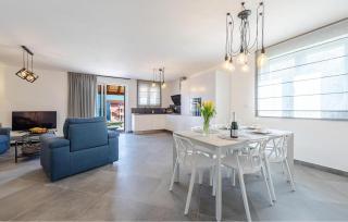 3 Bedroom Stunning Home In Tkon - Tkon - 9