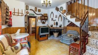 Spacious villa with mountain view and pool in Baza - Baza - 3