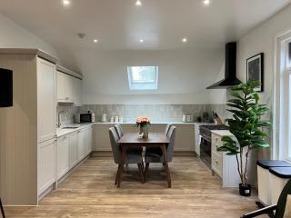 2-BR Flat in Nottingham, Newly Furnished & Great Location - Nottingham - 9