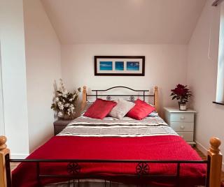 Islay View- Double Bed Apartment (NITB APPROVED) - Macosquin - 9