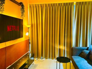 Stunning Sea & City View Apartment in George Town - Jelutong - 6