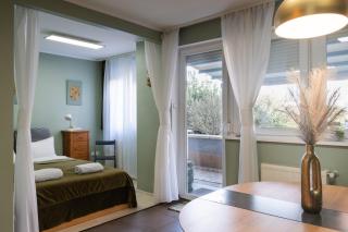 Private Rooftop Terrace - Sunny Retreat - 9