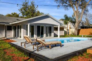 Pool and Game Room Spacious Brandon Home - 0