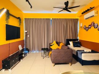 Spacious3BR 12-PaxApartmentStunning Sea &CityViews - Jelutong - 0