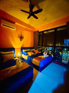 Deluxe Suites with Infinity Pool, Kids' Pool & Sea - Jelutong - 9
