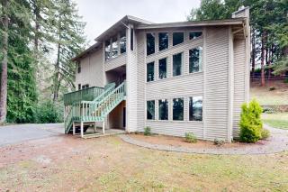 The Pony Creek Forest Retreat - North Bend - 9