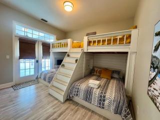 2Blk2Beach-HeatedPool-GolfCart4-4-5BR-3Bath-Slps16 - Saint Joe Beach - 7