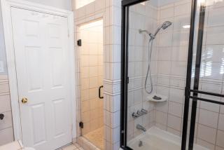 Tranquil Poolside Oasis with BBQ and Serene Ambiance - North Hollywood - 9