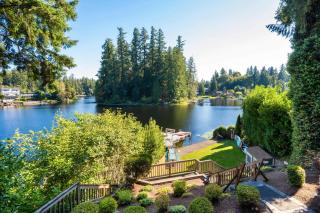 Lakefront Home with Dock and Scenic Views - Olympia - 9