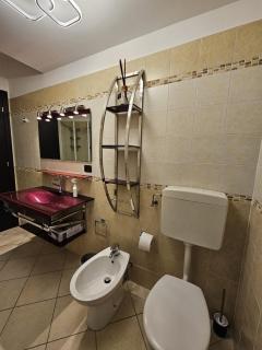 RESIDENZA REDIPUGLIA free private parking and air conditioning - Verbania - 3