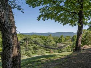 Zen Mountain View Retreat with Hot Tub - Accord - 5