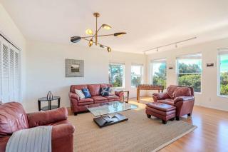 Coastal Retreat with Ocean Views and Hot Tub - 4