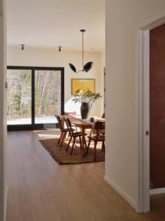 Modern Mountain Retreat with Hot Tub - Fleischmanns - 1