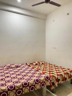 Om sai guest house - 7