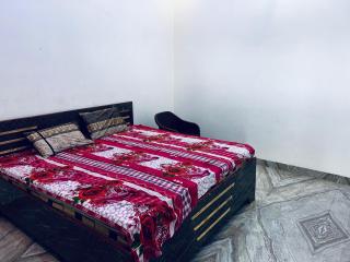 Ritz Regency Retreat - 7