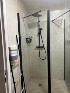 Studio neuf avec terrasse - 2