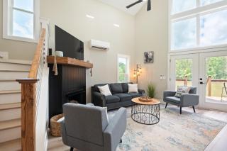 Onyx River Cottage - Hickory - 1