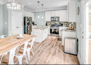 Lake House with Hot Tub and Fire Pit - Bumpass - 9