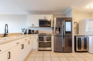 Penthouse Condo, Rooftop Terrace with Hot Tub, 6ppl - Las Coles - 5