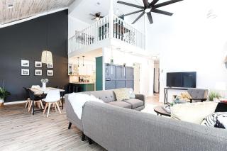 Scandi Chic-mins to KSU, Sleeps 5, wKing, pet friendly - Kennesaw - 0