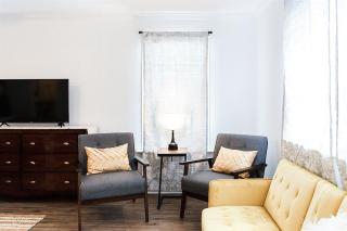 Scandi Chic-mins to KSU, Sleeps 5, wKing, pet friendly - Kennesaw - 5