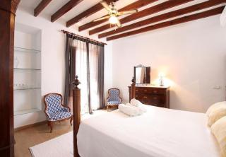 Traditional 3-bedroom semi-detached house with pool located in the historic Pollensa town center by Renthousing - Pollença - 2