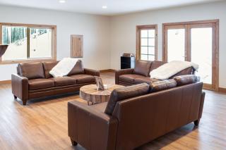 Spacious Mountain Chalet - Park City, Near 7 Ski Resorts, Game Room, 4 Balconies - Park City - 3