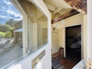 Dingle Marsh Barns - 7