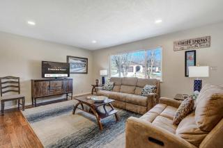 Crestpoint Court Family Multi-Level Near UCCS & BBQ - 3