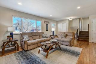 Crestpoint Court Family Multi-Level Near UCCS & BBQ - 2