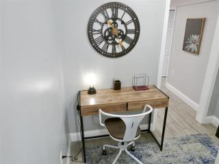 Federalist Style Rowhouse sleeps 4 with parking - Washington - 1