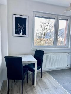 Pokojný a slnečný apartmán blízko centra 24h self check-in - Banská Bystrica - 1