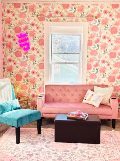 Barbie-1Bed1BathKitchDeckGrill-Sleeps Up to 4 - 1