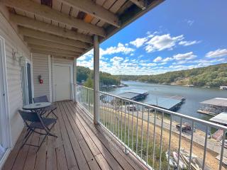 Wheelhouse Wonderland Lakefront Luxury Condo - Lake Ozark - 0