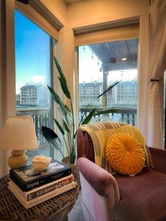 Daylight Cove Lakefront Condo, Pool, Hot Tub! - Lake Ozark - 4