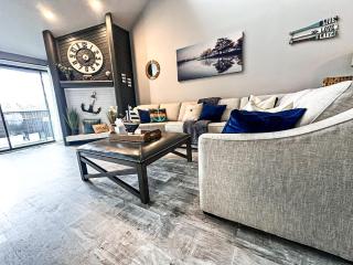 Lakeview Condo Wdockpoolhottubsauna-sleeps 8 - Osage Beach - 4