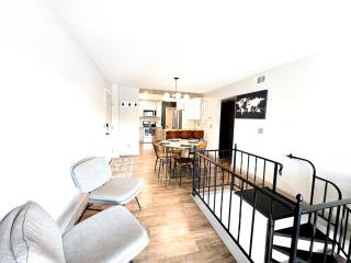 Wheelhouse Wonderland Lakefront Luxury Condo - Lake Ozark - 7