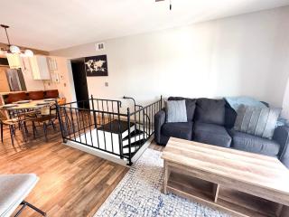 Wheelhouse Wonderland Lakefront Luxury Condo - Lake Ozark - 5