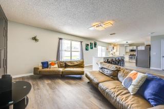 10 Mi to Flagler Beach Pet-Friendly Home with Pool - Palm Coast - 6