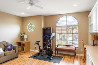 Spacious 3BR Retreat with Loft & Mountain Views - Rancho Santa Margarita - 9