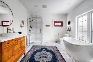 The Abundance Suite at Dream Estate Inn - 9