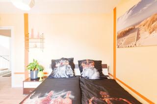 - Savanna Lodge Deluxe with Exclusive Design - Apartment 75sqm - Central Location - Terrace with View - Completely Renovated 2024 with Smart TV & Netflix - Separate Kitchen - Free Parking - Near Airport & Train - Duisburgo - 8