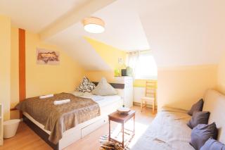 - Savanna Lodge Deluxe with Exclusive Design - Apartment 75sqm - Central Location - Terrace with View - Completely Renovated 2024 with Smart TV & Netflix - Separate Kitchen - Free Parking - Near Airport & Train - Duisburgo - 9