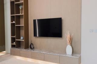 Elegant 1BR in JVC - 8