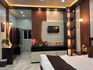 Rahi Resort - - 0