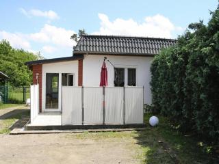 Holiday Home by Lake Kummerow with Fireplace - Sommersdorf - 9