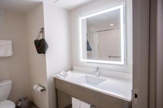 Holiday Inn Express Pembroke by IHG - Pembroke - 5