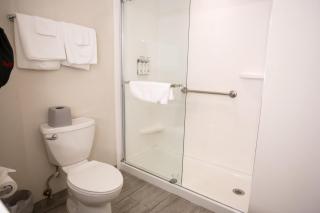 Holiday Inn Express Pembroke by IHG - Pembroke - 1