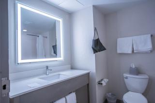 Holiday Inn Express Pembroke by IHG - Pembroke - 2