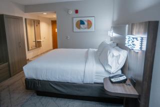Holiday Inn Express Pembroke by IHG - Pembroke - 9